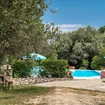 Anemona A كاتيليوس
